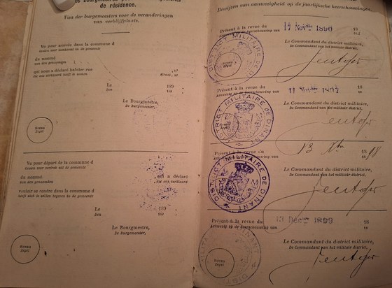 Les revues de 1896 à 1899, en double page
